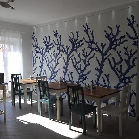 Jolie Bed & Breakfast 4*