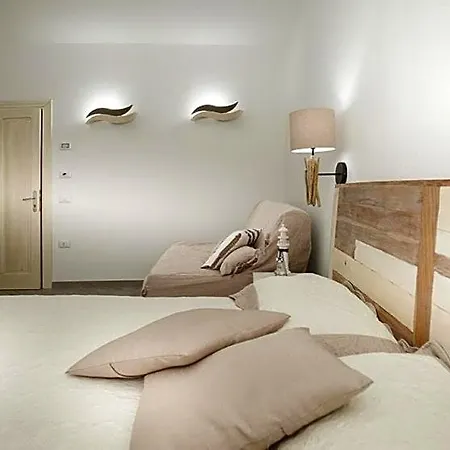 Jolie Bed & Breakfast 4*